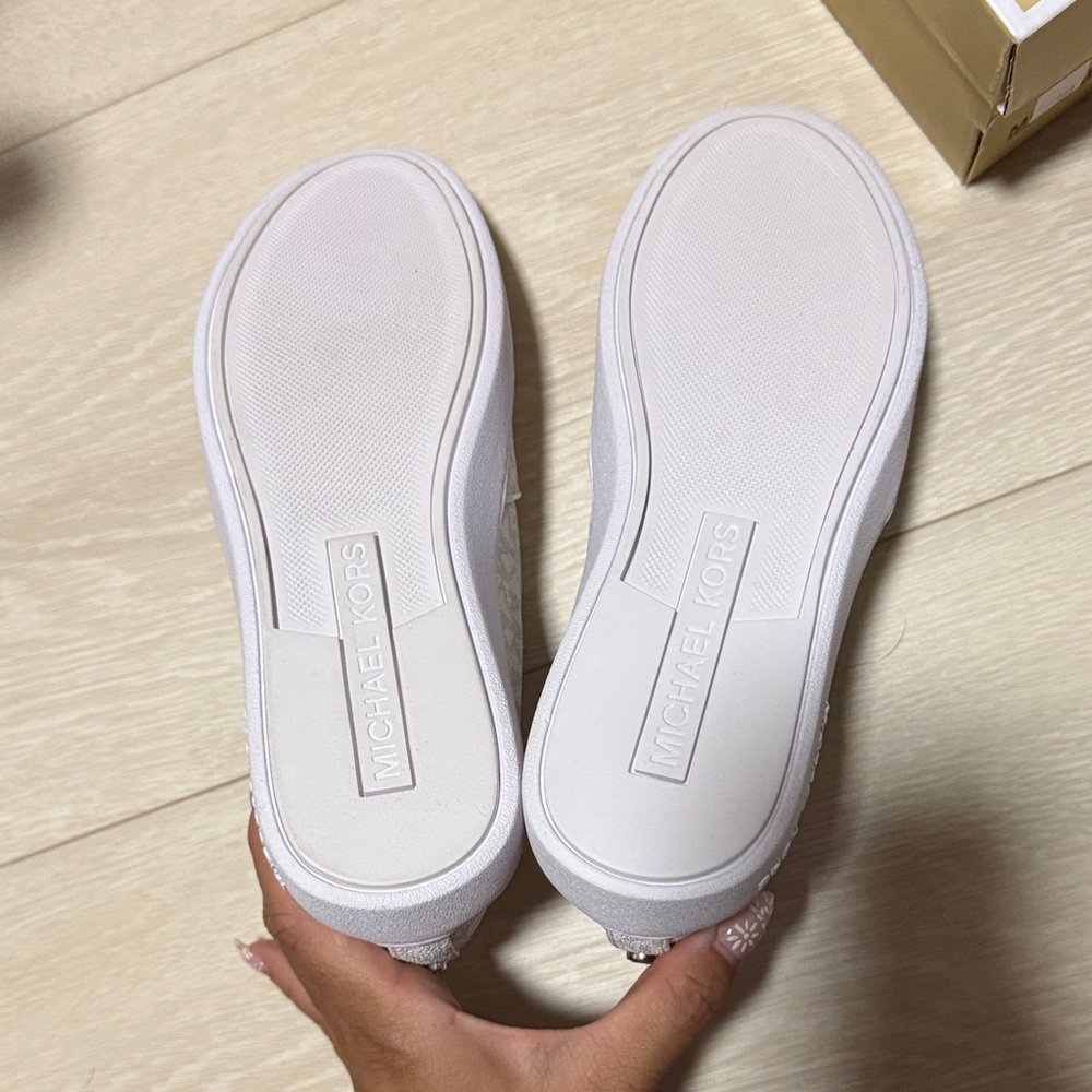 Michael Kors White Logo Slip-On Shoes NEW IN BOX - Picture 8 of 8